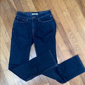 525 Perfect Waist Straight Levi’s